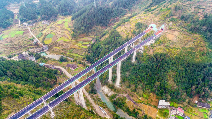 宜来高速鹤峰(容美)至宣恩(当阳坪)段